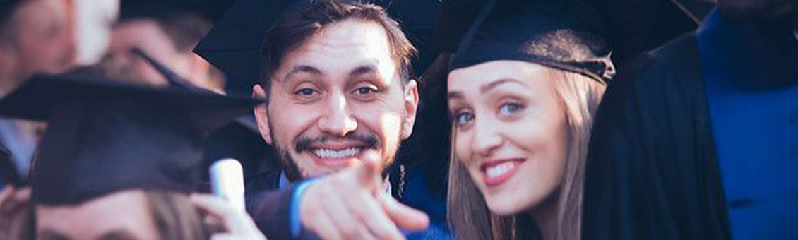 remise-des-diplomes-2019 étudiants souriants à la remise des diplômes 2019 du Groupe IGS