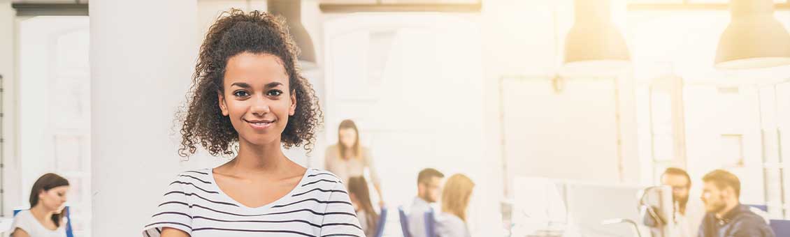 jeune étudiante entrepreneur