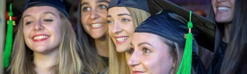 remise-des-diplomes-2019 étudiantes à la remise des diplômes du Groupe IGS Toulouse